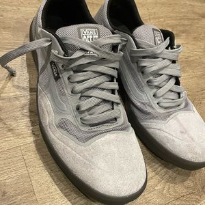 Vans A.V.E size 10